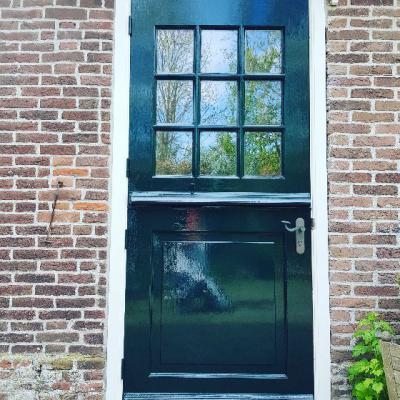 De Vliegende Kwast Schilderwerken Schilder Houtrotreparatie Particulieren Binnen Buiten Behang 17